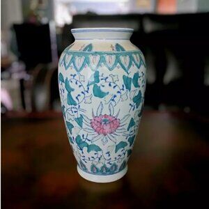 Rare Vintage Chinoiserie Ginger Jar Vase Flower/Vines Oriental Vase 9 3/4 inch